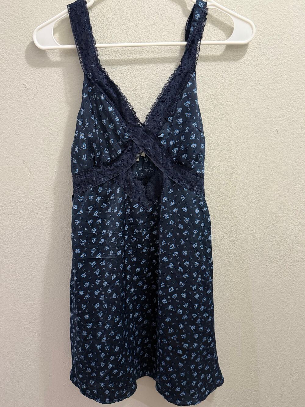 American Eagle Outfitters Floral V-Neck Lace Trim Dress